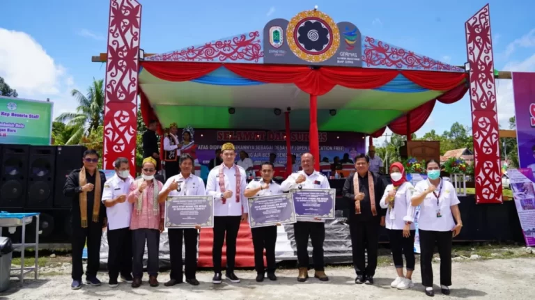 Deklarasi Desa ODF di Embaloh Hulu, Bupati Sis Ingatkan Masyarakat Jaga Kebersihan Lingkungan