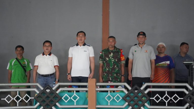 Bupati Sis Tutup Kejuaraan Badminton Kapuas Hulu