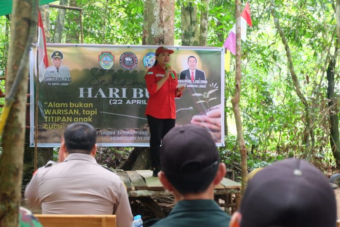 0c8254c8-899e-4a09-a571-a9ef60ff6406