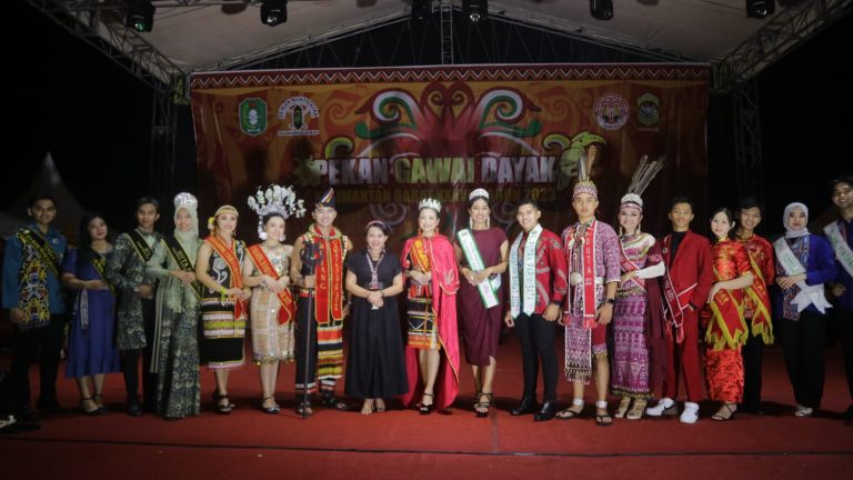 Karolin Harap Ajang Bujang dan Dara Gawai Dayak Perkuat Mental dan Pengetahuan Generasi Muda