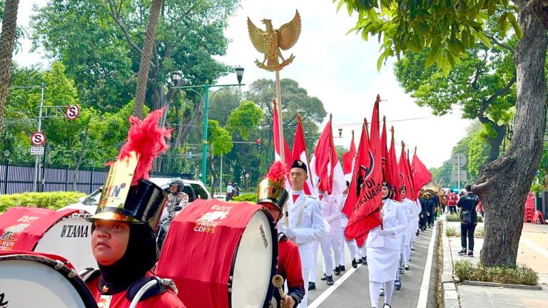 Pawai Budaya, PDI Perjuangan Daftarkan Bakal Caleg ke KPU RI
