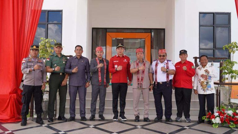 Bupati Kapuas Hulu Dan Ketua Komisi V DPR-RI Ground Breaking Pembangunan Bandar Udara Pangsuma Putussibau
