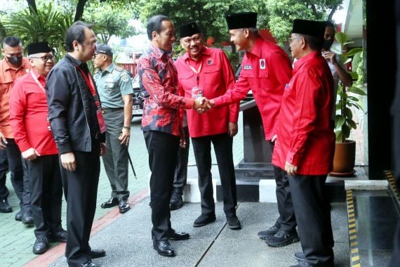 Survei Algoritma: Mayoritas Pemilih Jokowi Mendukung Ganjar Pranowo
