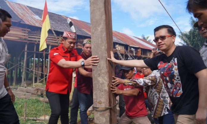 Rumah-Betang-Urang-Unsa-Direhap-Sis-Terimakasih-Menteri-PUPR-dan-Pak-Lasarus-780x470