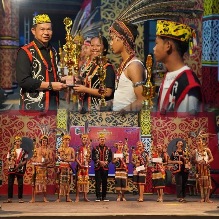 Bupati Kapuas Hulu: Orang Dayak Tetap Sebagai Orang Indonesia