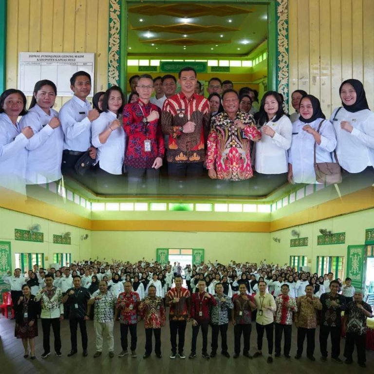 Pemda Kapuas Hulu Serahkan SK Pengangkatan 280 PPPK, Ini Pesan Bupati Fransiskus Diaan