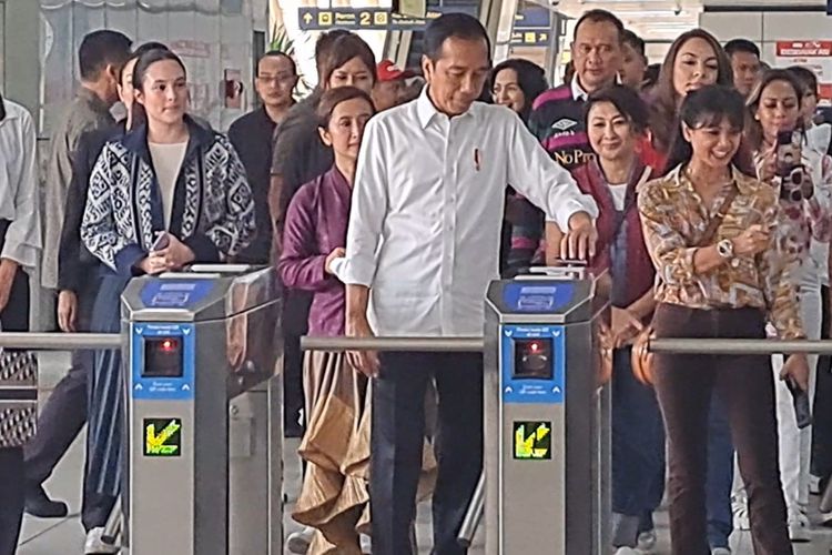 Jokowi Sebut LRT Jabodebek Bakal Diresmikan pada 26 Agustus