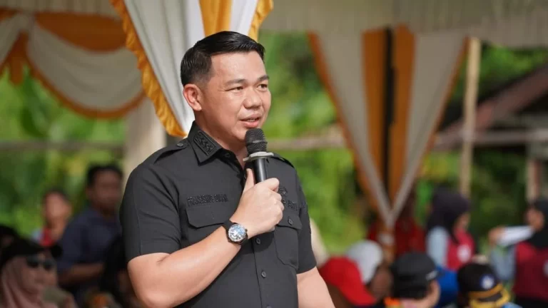 Bupati Fransiskus Diaan Ungkap PETI di Hulu Sungai Kapuas Ancam Kerusakan Lingkungan