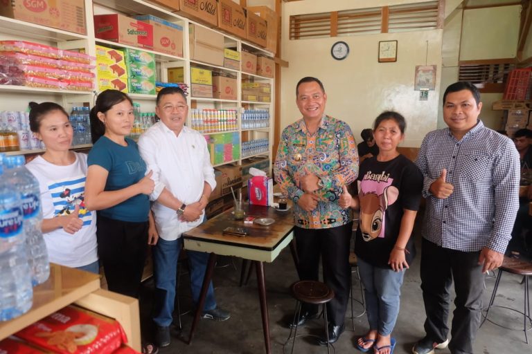 Cornelis & Bupati Bengkayang Sapa Warga Di Warkop Ongaku