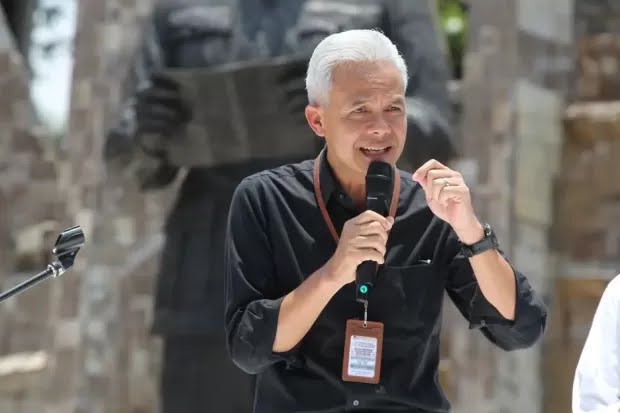 Ganjar Pranowo Rancang Program ‘Satu Sarjana untuk Satu Keluarga Miskin