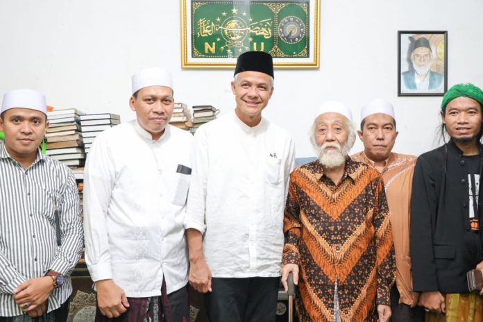 bertemu-kiai-idris-hamid-tgb-mendapat-doa-untuk-ganjar-mahfud-zck67eKBbm