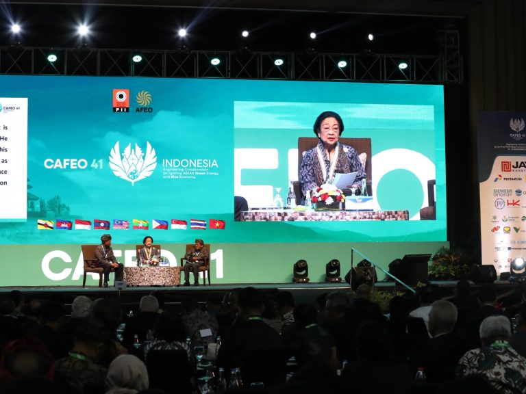 Pidato Saat Terima Penghargaan dari Organisasi Insinyur Asean, Megawati: Mari PII Lahirkan Insinyur Pelopor