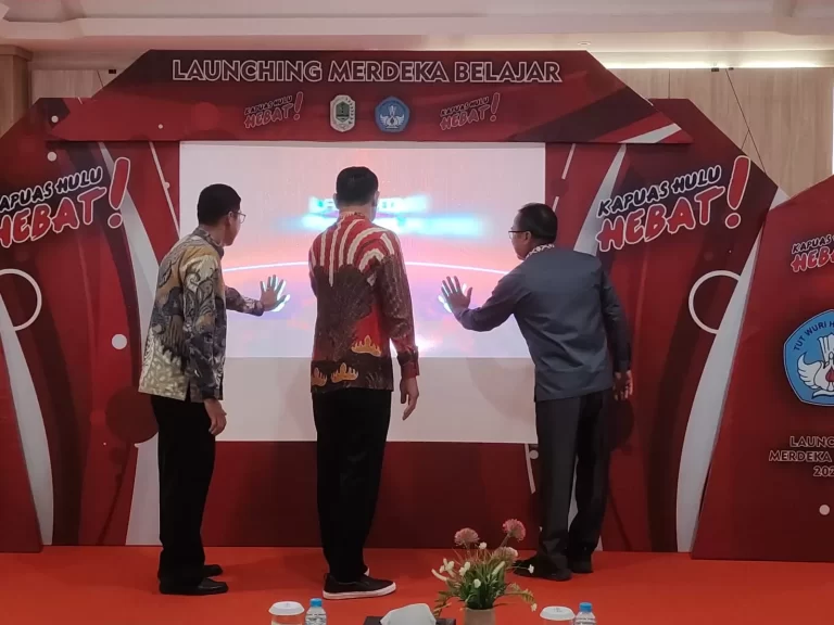 Launching Program Merdeka Belajar, Bupati Kapuas Hulu Minta Guru Kuasai TIK