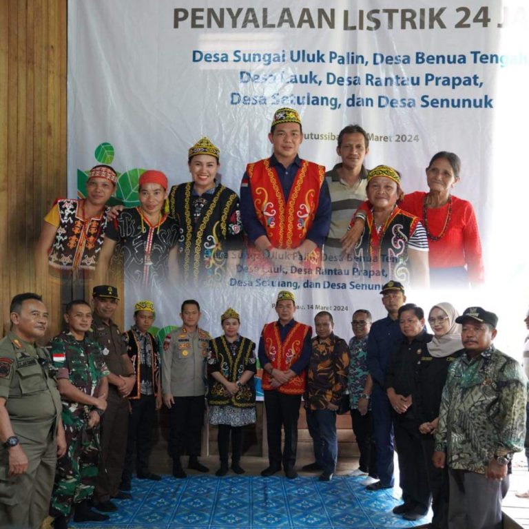 Penantian Panjang Sejak Indonesia Merdeka 6 Desa di Kapuas Hulu Akhirnya Nikmati Listrik