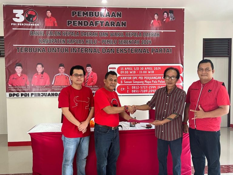 Kembali Maju Bupati Kapuas Hulu, Fransiskus Diaan Daftar ke PDI Perjuangan