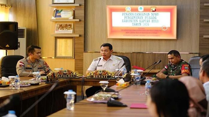 Bupati-Kapuas-Hulu-Fransiskus-Diaan-wr4e2