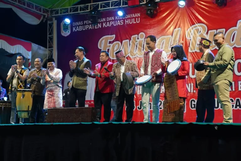 Bupati Fransiskus Diaan Ingatkan Masyarakat Terus Jaga dan Kembangkan Kebudayaan