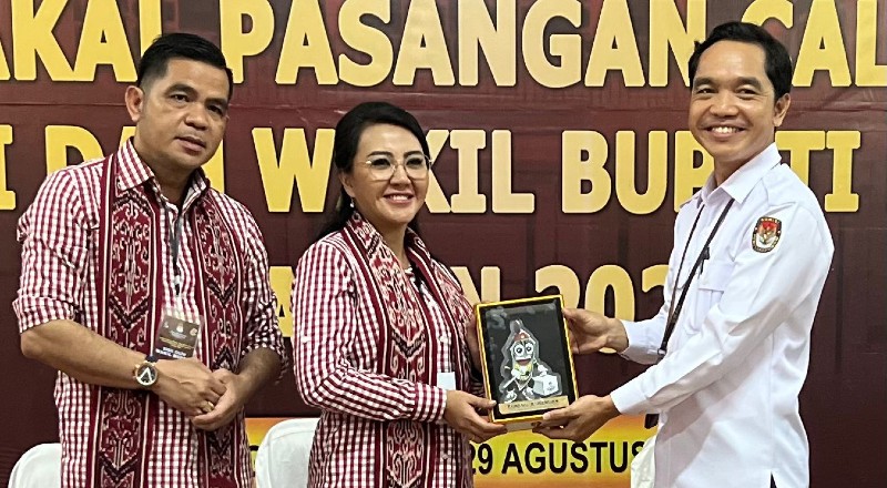 Pasangan KREN Resmi daftar di KPU Landak