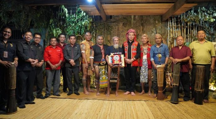 bupati kapuas hulu tutup festival Sukses, Bupati Kapuas Hulu Resmi Tutup Festival Rimba ke – II