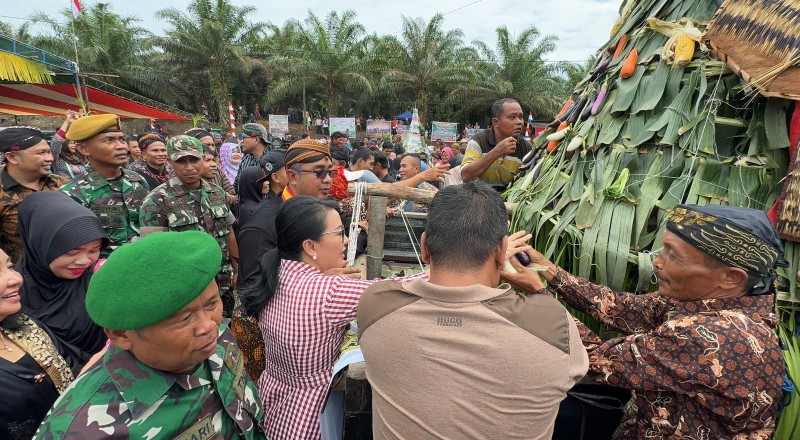 Hadiri Festival Budaya Grebek Suro, Karolin Apresiasi Keharmonisan Antar Suku Bangsa