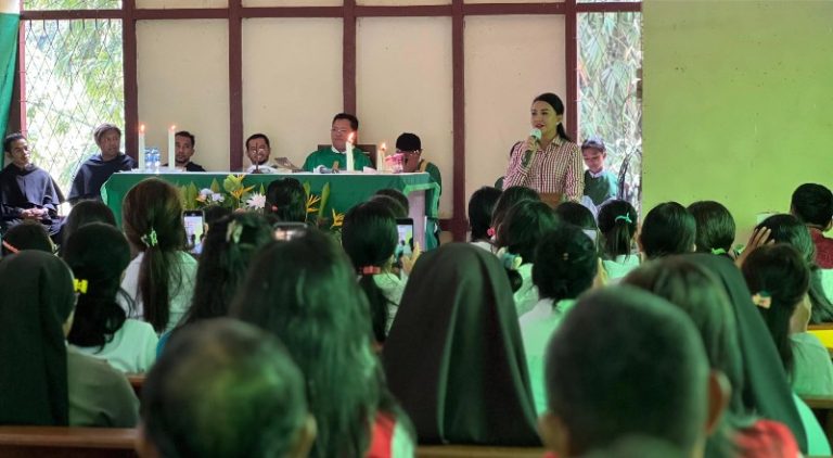 Hadiri Pelantikan WKRI, Ini Pesan Karolin