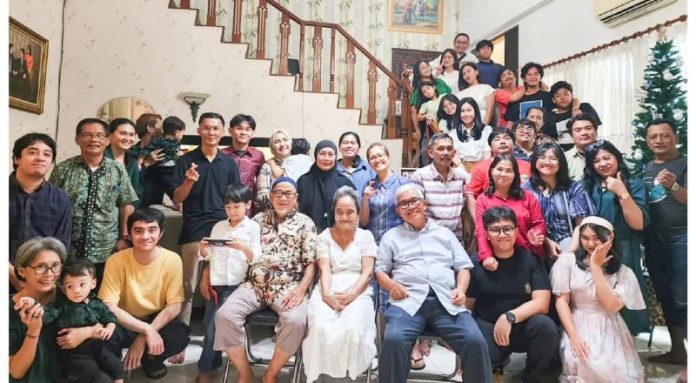 Perayaan Natal Perayaan Natal sebagai Relfleksi Diri akan Karunia yang Nyata