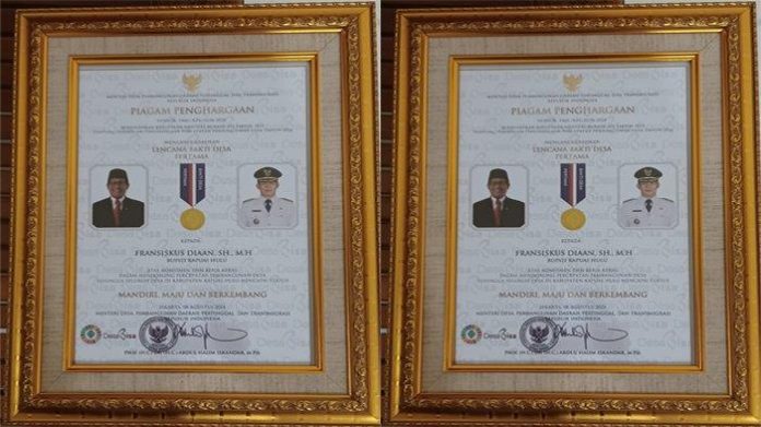 Penghargaan-Lencana-Bakti-Desa-Pertama-dari-Kementerian-Desa23ds