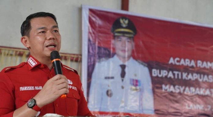 Bupati Kapuas Hulu Melaksanakan Kunker Ke Kecamatan Embaloh Hilir