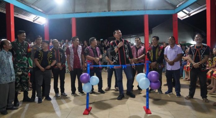 Hadiri Acara Gawai Dayak ke 8, Bupati Fransiskus Ajak Masyarakat Perkuat Persaudaraan