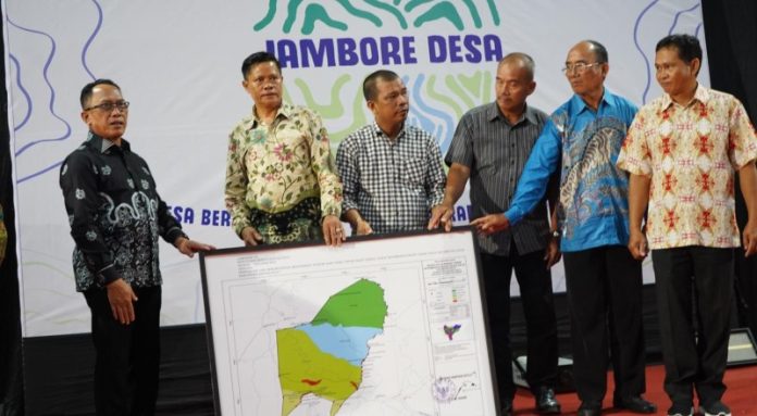 Wabup Kapuas Hulu Sukardi Wabup Kapuas Hulu Sukardi Tutup Kegiatan Jambore-Bersama di Putussibau