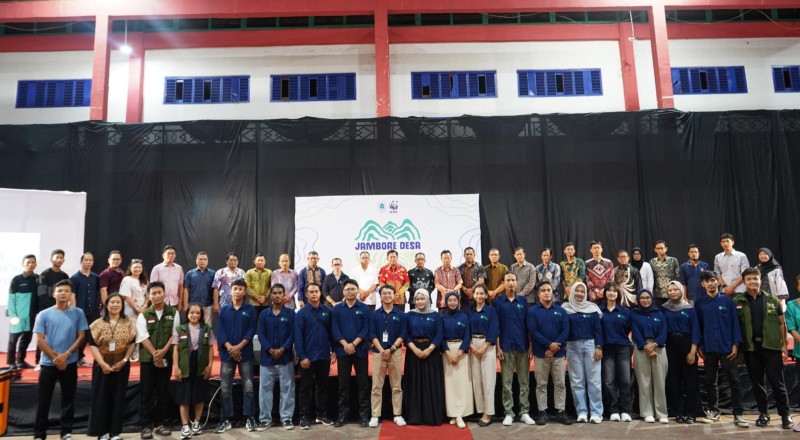 Wakil Bupati Kapuas Hulu, Sukardi, SM bersama peserta Leadership Academy